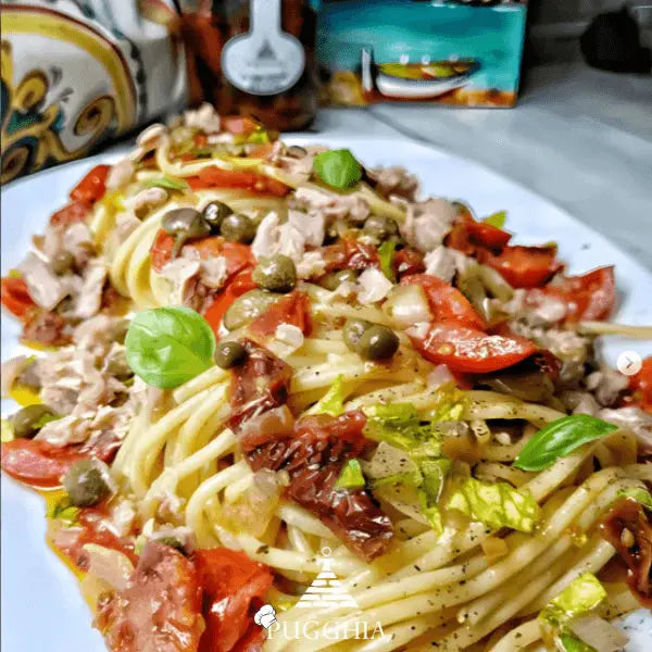 Spaghetti con Tonno e Pomodori Secchi e capperi