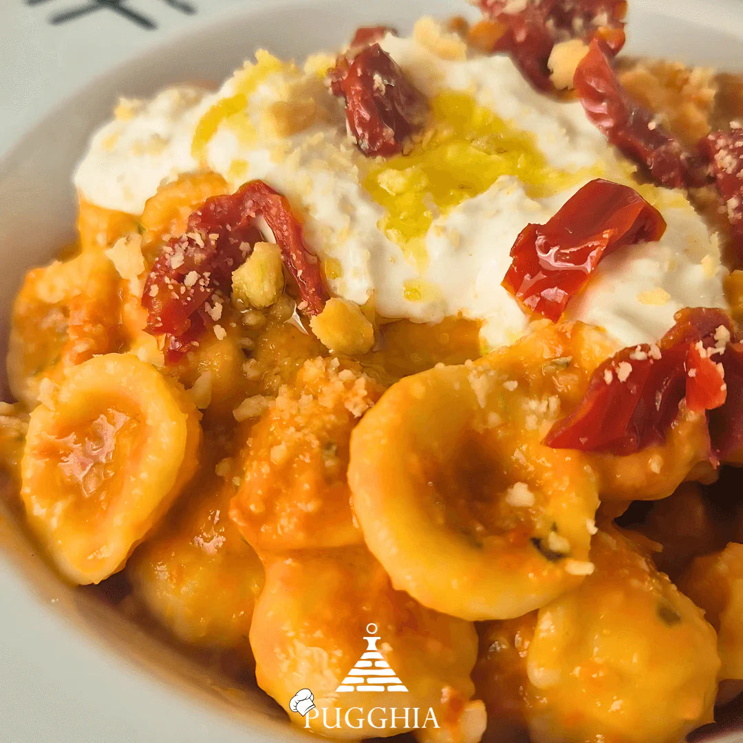 Orecchiette, pomodori secchi, olio, burrata e taralli