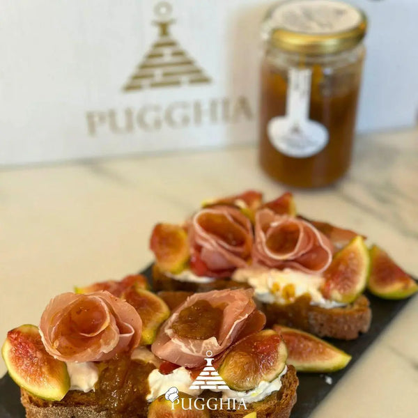 Bruschettoni mit Burrata, Speck und Feigenmarmelade